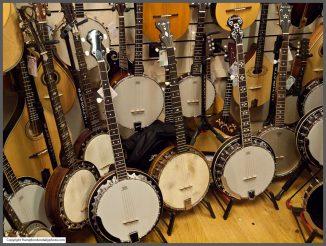 Banjos kindly provided by Hobgoblin Music